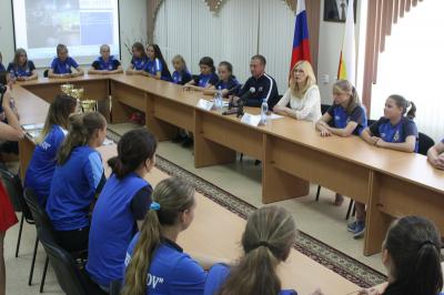 Татьяна Пыжонкова встретилась с юными рязанскими футболистками